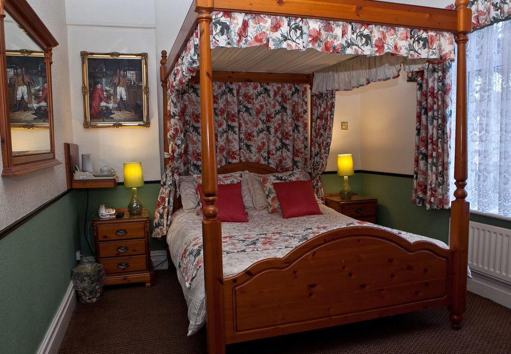 The Quarterdeck B&B Poole Exterior photo